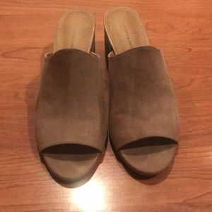 14th & Union Tan Suede Sandals with Heel Size 5